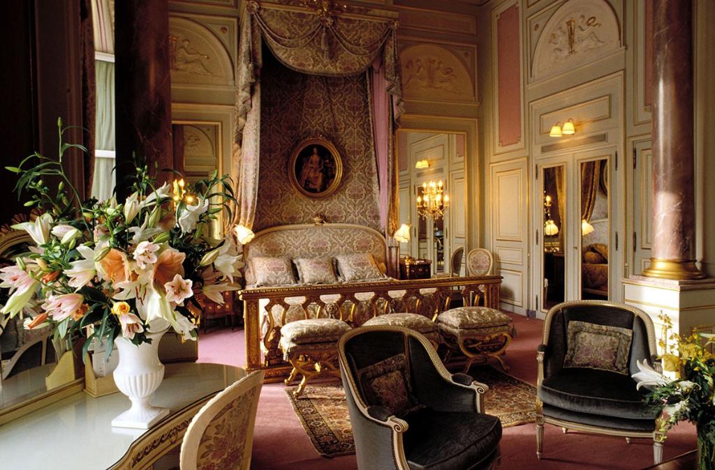 Inside Mademoiselle Coco Chanels private home #12 Inside Mademoiselle Coco Chanels private home