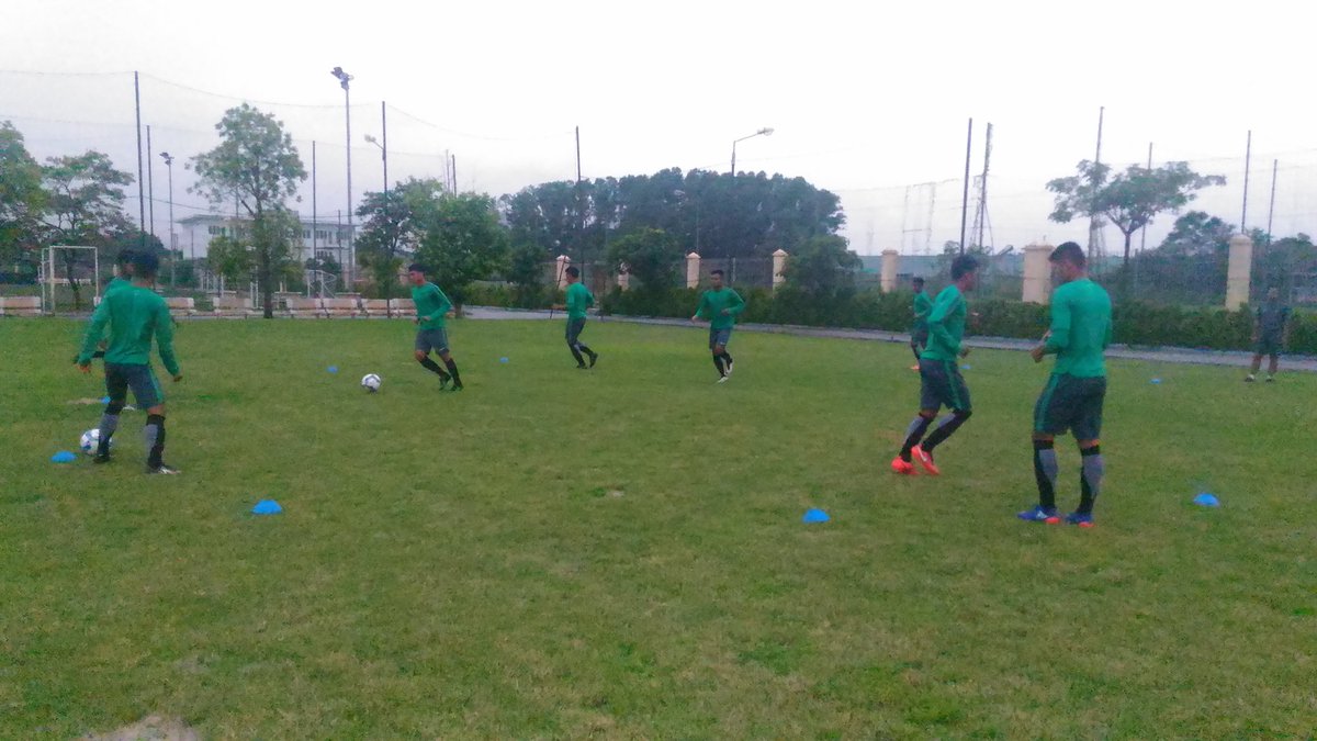 Latihan pagi ini Timnas U-19 di Lapangan ACB Phuong Dong, Hanoi #GarudaMuda #AFFU19Championship2016