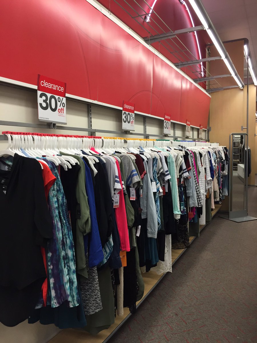 tillythewall's tweet photo. When your Softlines clearance area is on point! #superzoned #0992 @marcinkrawat @Across9_10 @cbrune8 https://t.co/TQJRzQeMdH