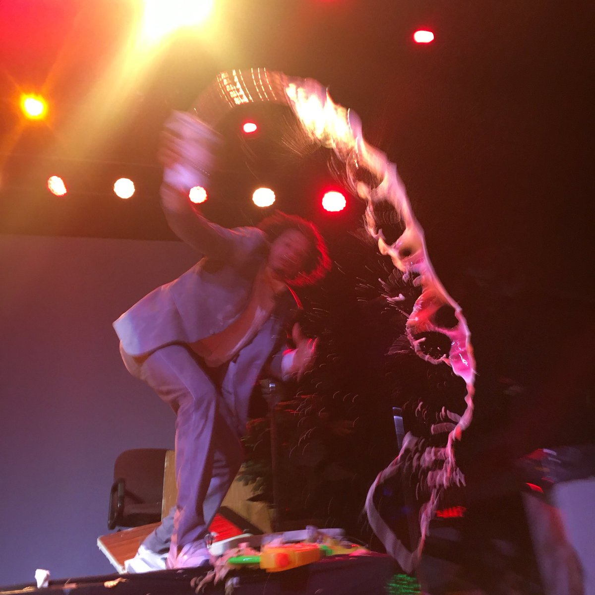 aimeedawn01's tweet photo. Some action shots from the @ericandre show tonight in Minneapolis ft. @hannibalburess https://t.co/EibQQmNflE