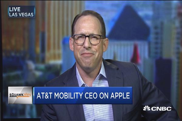 c_mcpherson1's tweet photo. AT&amp;T Mobility CEO Glenn Lurie on phone upgrades, DIRECTV and more - via @CNBC https://t.co/PL1Z5UEVsj #attemployee https://t.co/sty16zUVAu