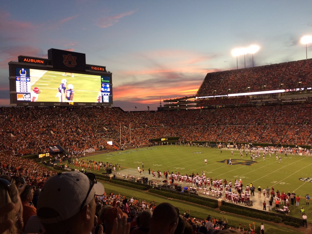 TwoCoppertops's tweet image. Beautiful sunset in Auburn. War Eagle! @spann @2baileyboys