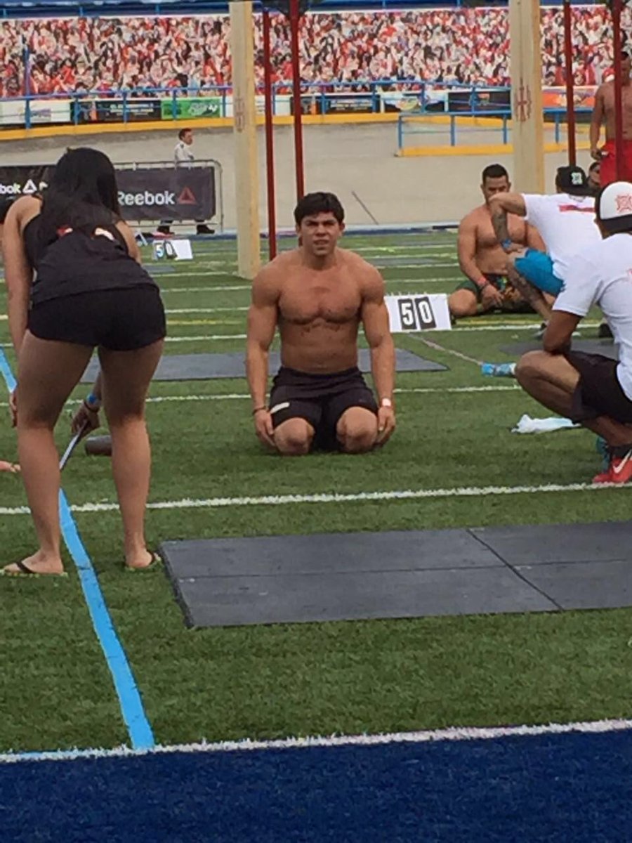 Jocelinflores's tweet photo. Finalizan las clasificaciones del #Blackopen Mañana se diputarán las #Finales en #Velódromo #Crossfit @record_mexico https://t.co/Jh2QPgWyqE