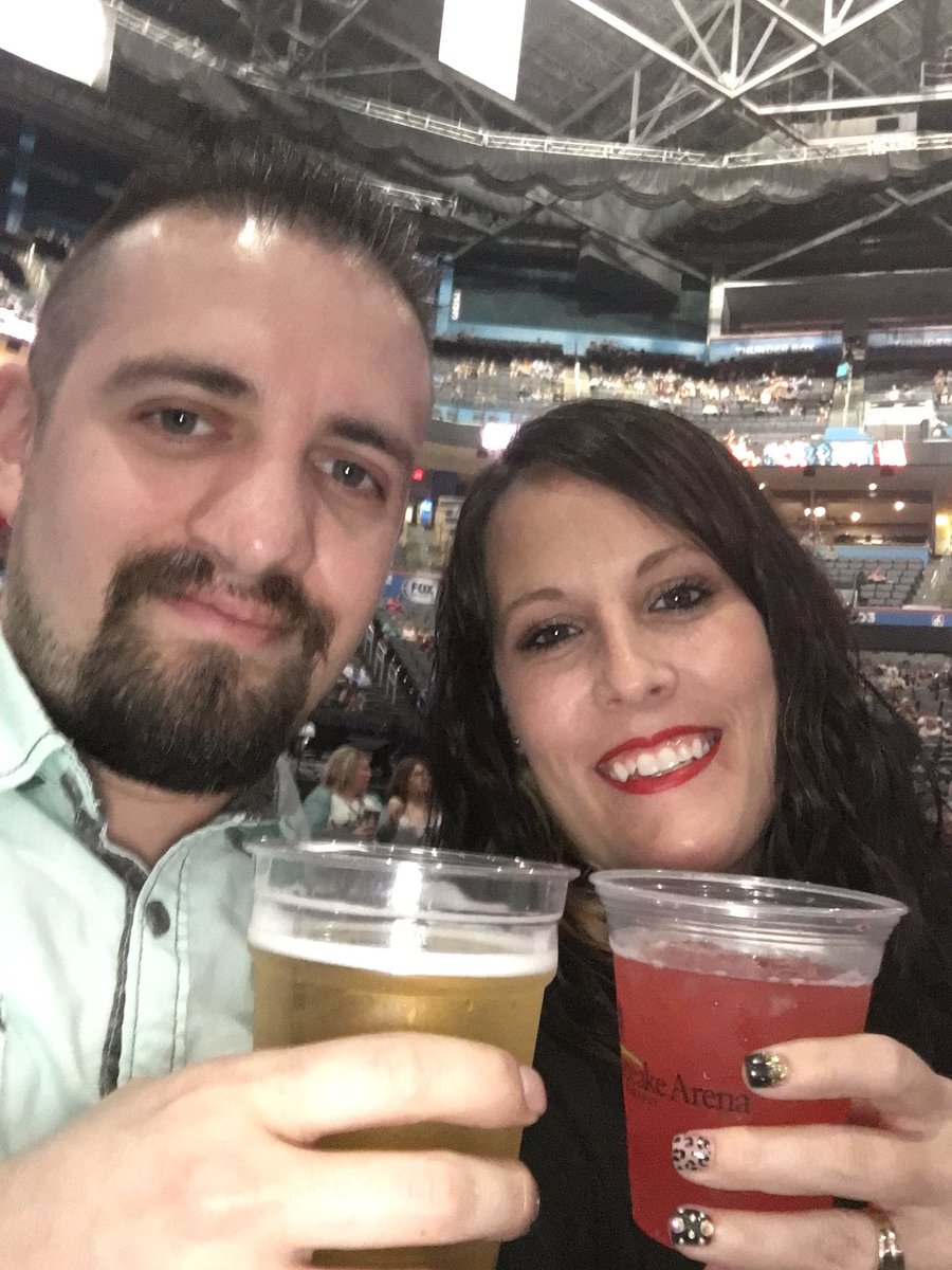 zuraf_lee's tweet photo. Mamma and daddy having drinks!! No kids 2nite #OKC2BS https://t.co/LH4YlVmVgT