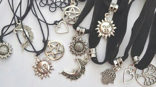 Geminiscopa's tweet photo. GIVEAWAY! Like us https://t.co/nO21z4P7qN to win 7 random items from our collection. Read FB pinned post for INFO. https://t.co/o1ZS9yvcKD