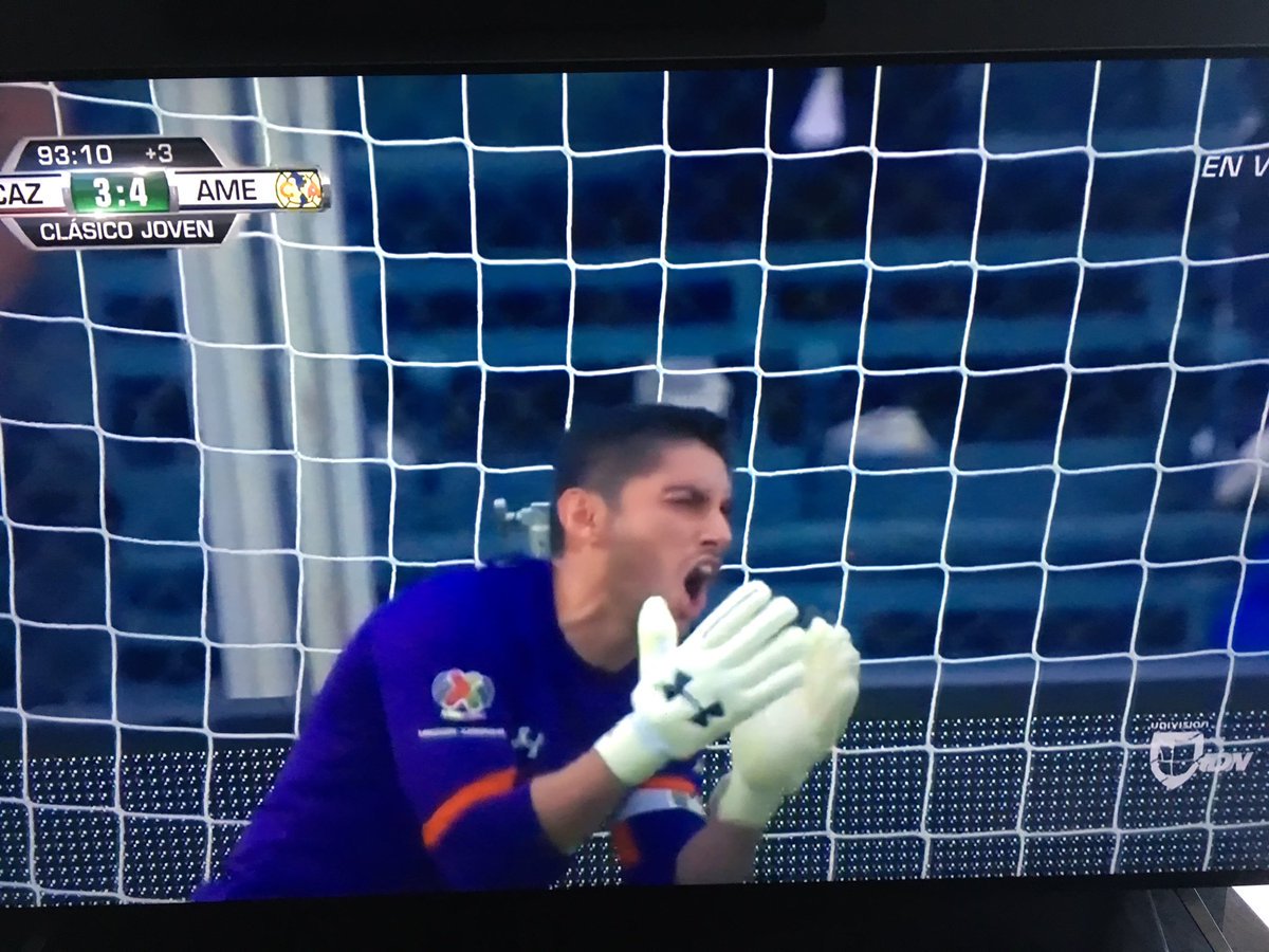 PapitoRaul_'s tweet photo. Cuando el @ClubAmerica te gana una final en el 2005, en el 2013, y te remonta un 3-0: https://t.co/lkRL8P6JpO
