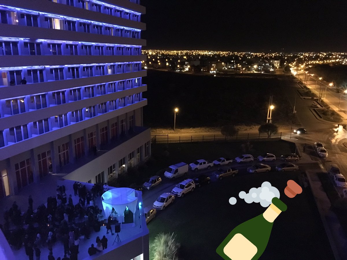 RayentrayOnline's tweet photo. ¡Y ya se largo la fiesta! 🎉 #EventosRayentray #Madryn https://t.co/oQ4KRWz2FH