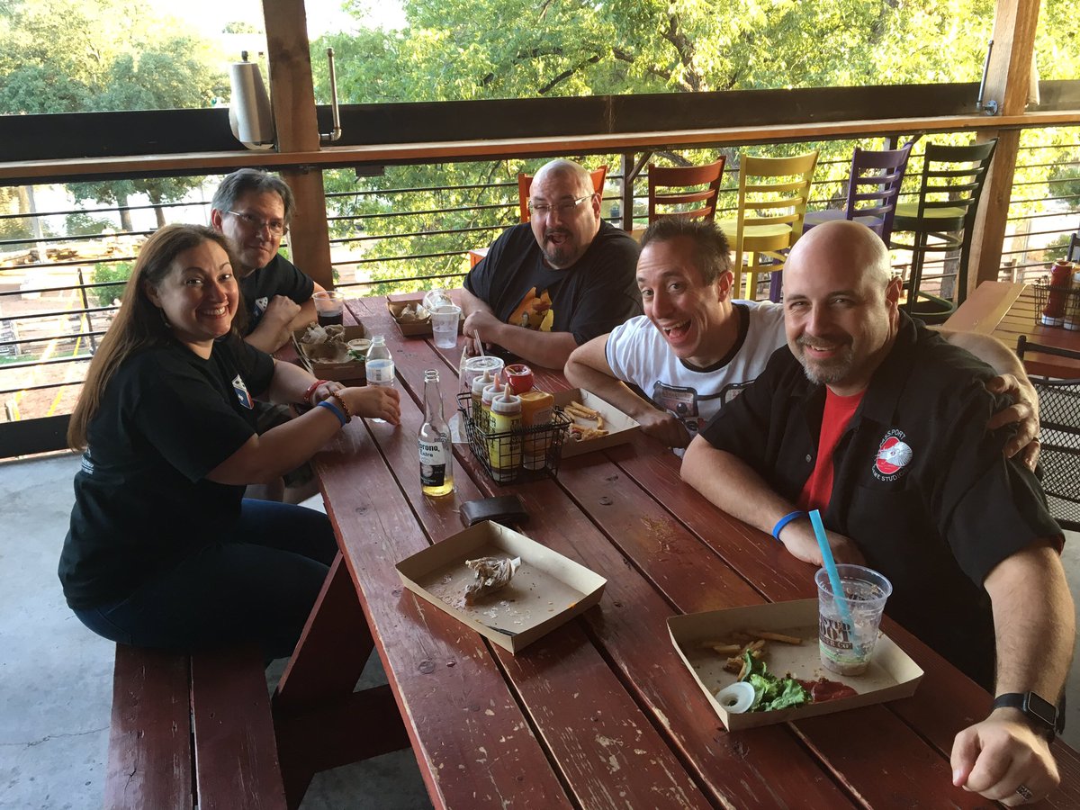 Zee_Garcia's tweet photo. Great food and wonderful friends at Twisted Root @Family_Showdown @SamHealey74 @TheGameBoyGeek @critshappen #WT3C https://t.co/FwmLiCA4Md