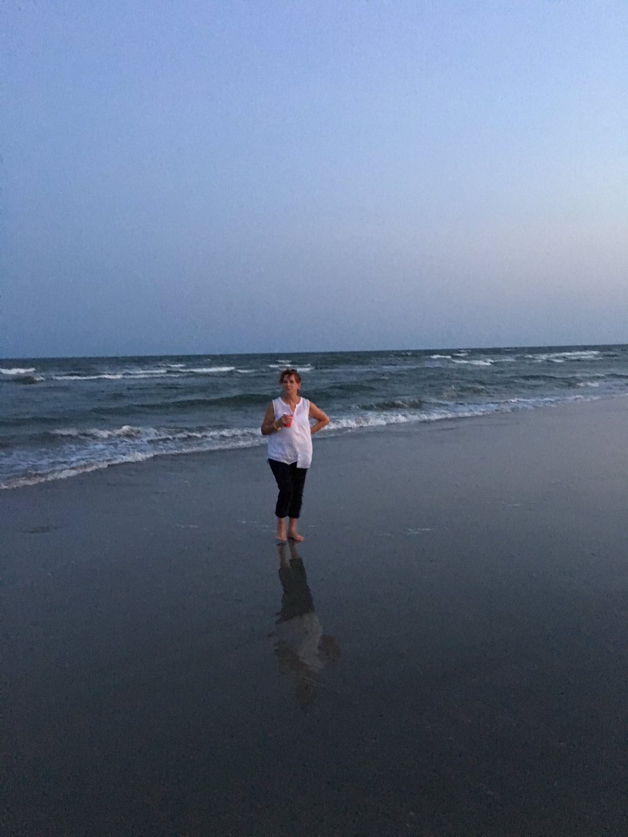 jsully676's tweet photo. Sunset walk on the beach with my sissy https://t.co/eKbTNw36DF