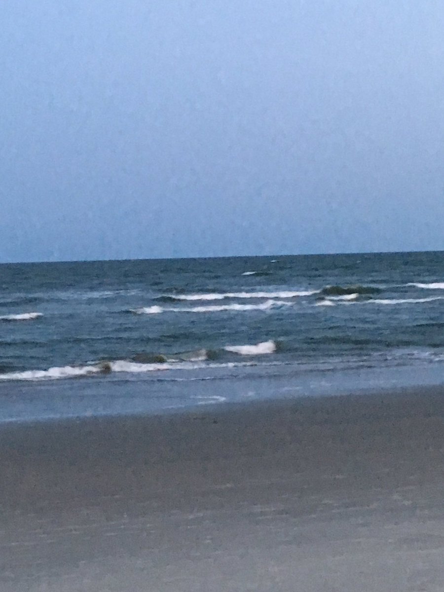 jsully676's tweet photo. Sunset walk on the beach with my sissy https://t.co/eKbTNw36DF