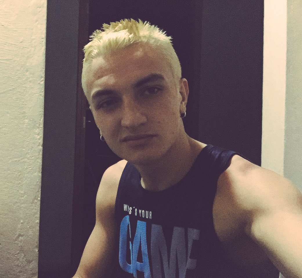 AndresMazoS's tweet photo. Mi lado Stan #StanIsBack #Eminem #Marshall #SlimShady https://t.co/Y0Zn8mwTnu