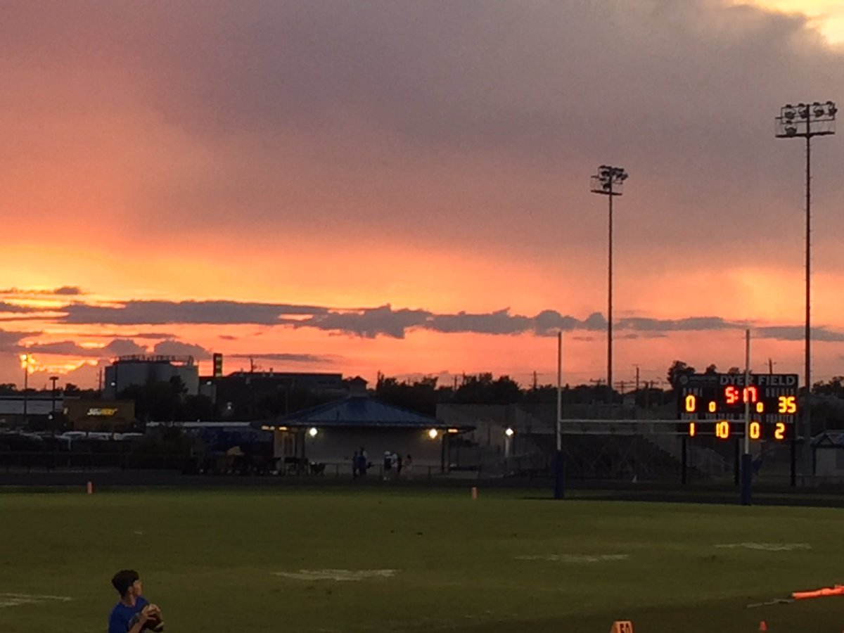 NeedvilleHS's tweet photo. A nice night for football. #GoBlueJays https://t.co/VOsa6FCrSY