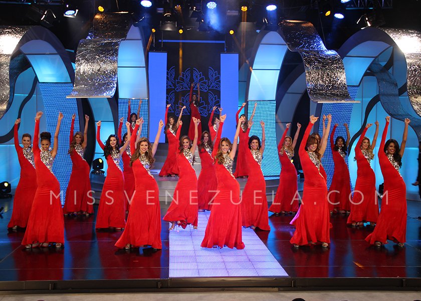 MissVzla's tweet photo. ¡Falta poco para conocer los resultados de la #GalaInteractiva2016! RT si ya votaste por tu favorita. https://t.co/LUimpkOdgb