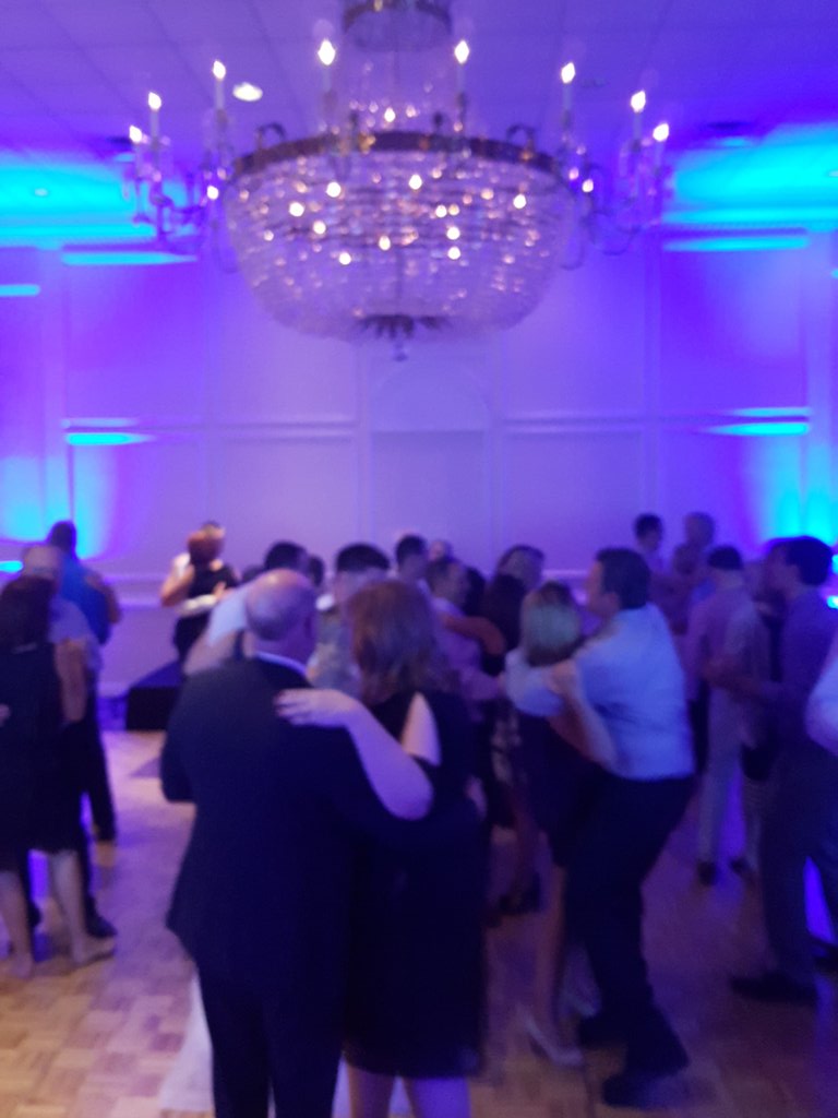 dernoski93's tweet photo. slow it down #whatageorgeouswedding https://t.co/a5foSbNLzx