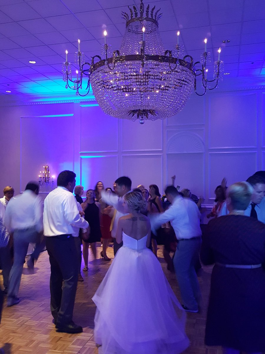 dernoski93's tweet photo. now shout #whatageorgeouswedding 😃 https://t.co/TgbiESHi8M