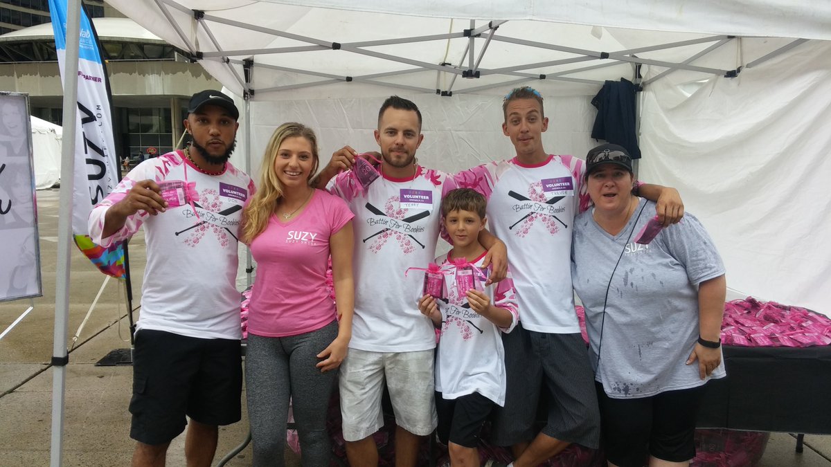 A2electrician's tweet photo. Helping #ConquerCancer with the @SuzyShier tent @OneWalkToronto https://t.co/2VWEfm3udC