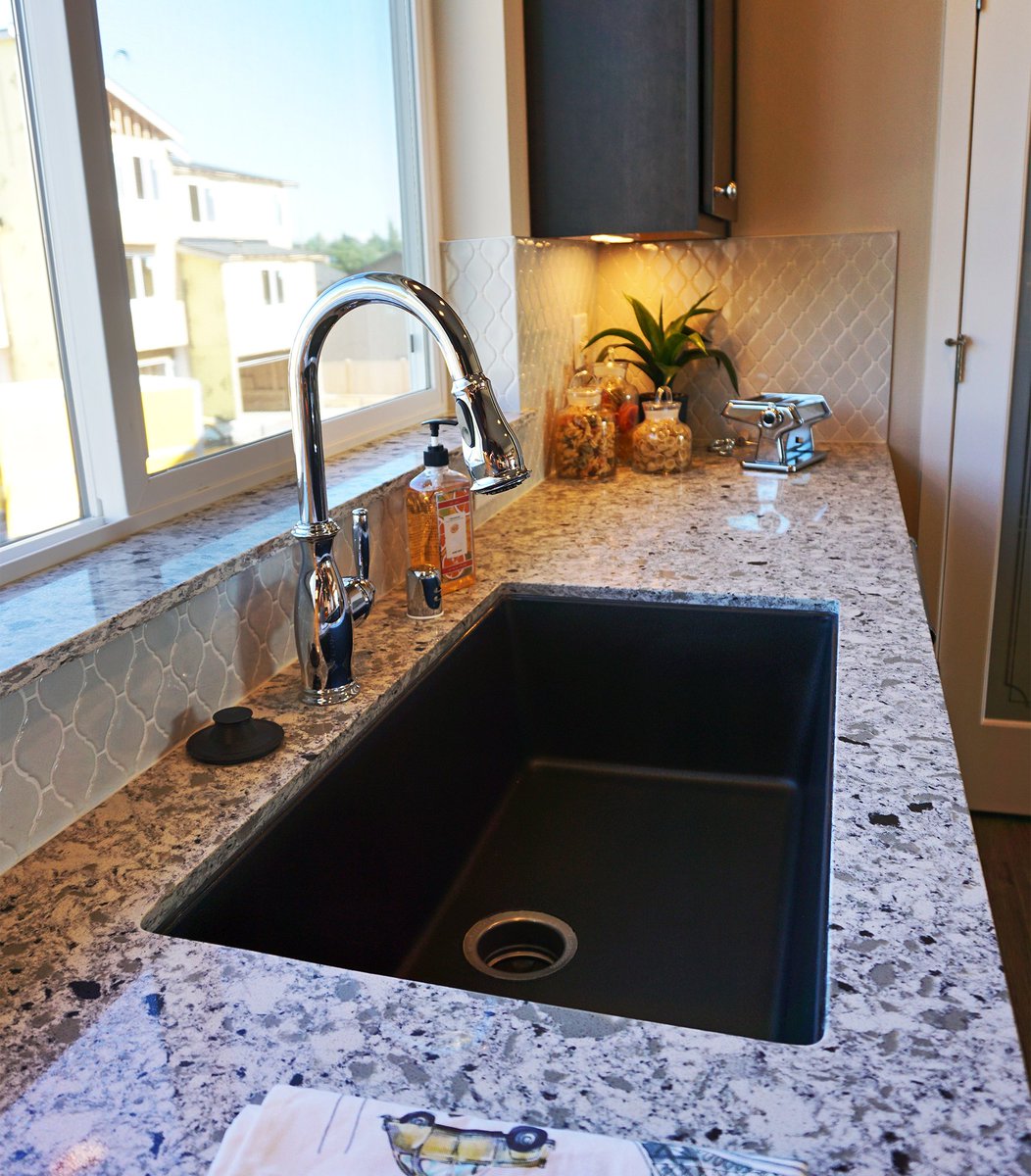 SeaPacHomes's tweet photo. #Undermountsinks are great for wiping food scraps straight into the sink.#SEAPACHomes https://t.co/6LFiUyEYR4