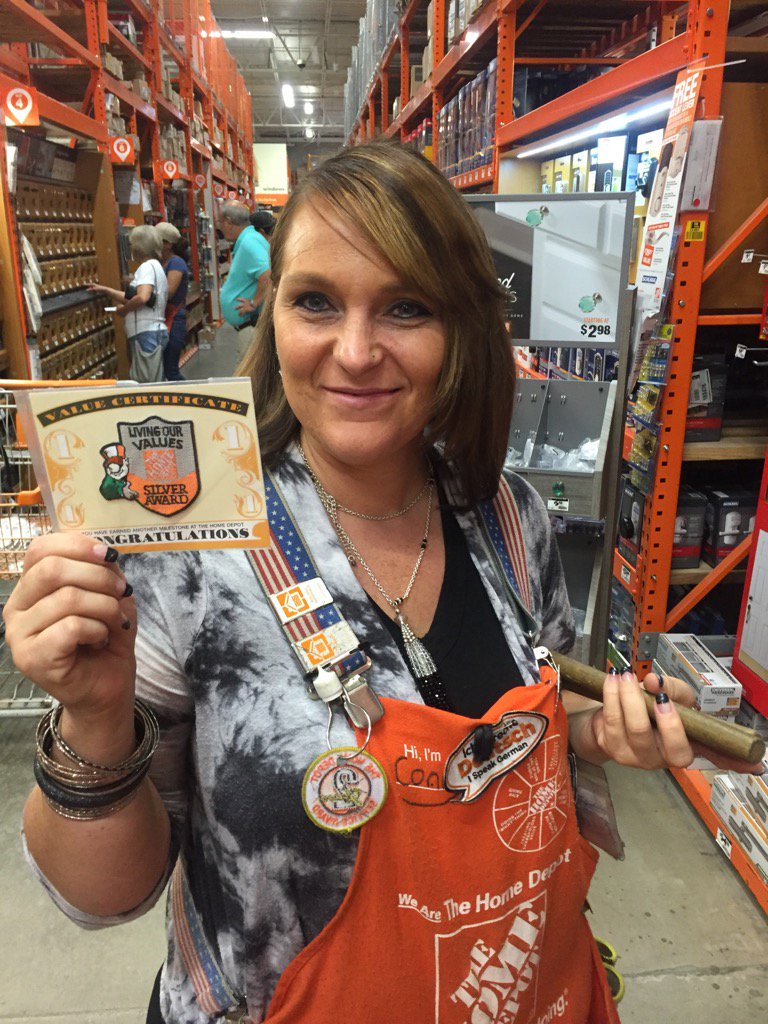 Connie D21 associate receiving her Silver Award! Awesome Job