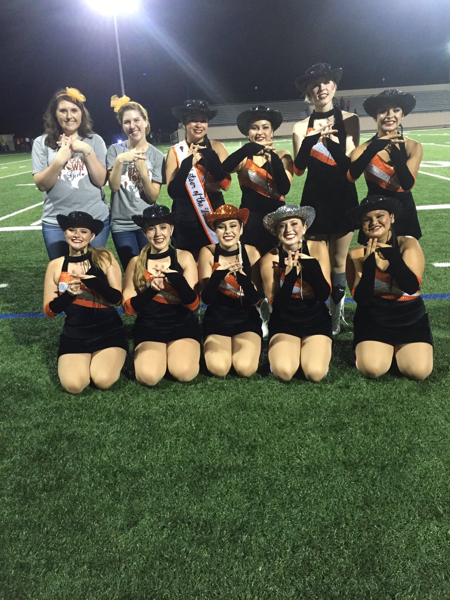 skinkis_13's tweet image. Seniors 💞 #wehoo #7left #alotoffriendship