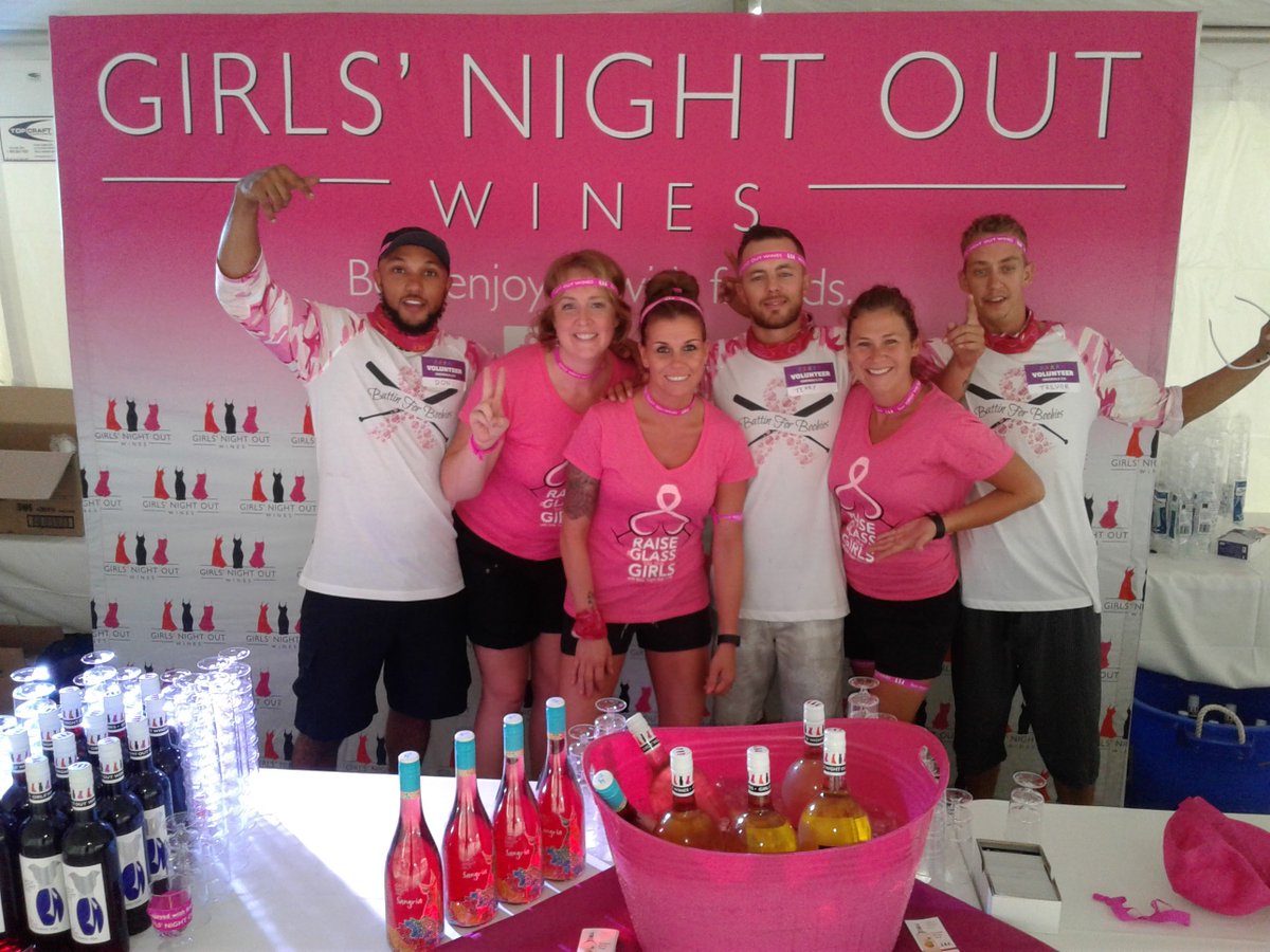 A2electrician's tweet photo. Helping #ConquerCancer with the @GNO_wines tent at @OneWalkToronto https://t.co/fQQnTPFsxP