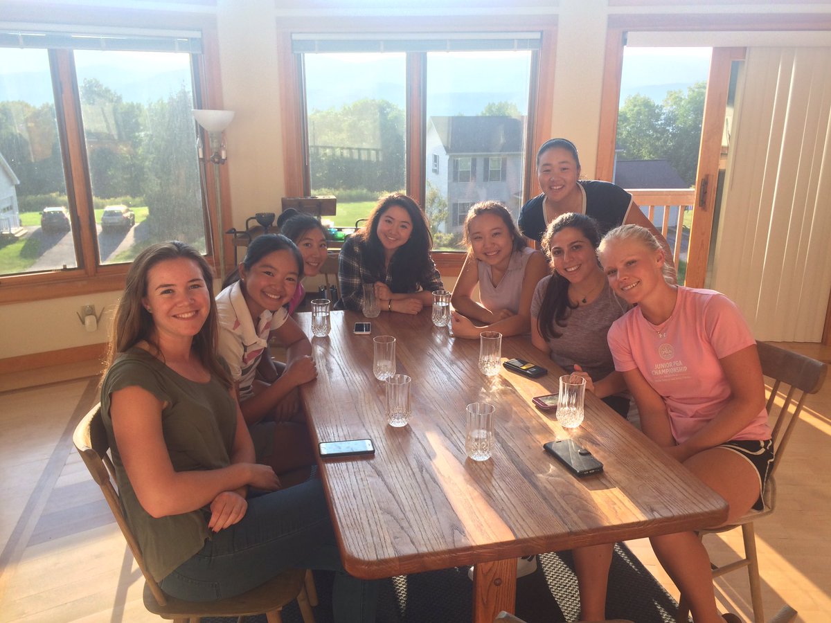 CoachTomasAdal's tweet photo. Team dinner, ice cream and Actionary. What a fun team! #beyondthecourse #COW #climbhigh @ephwomensgolf https://t.co/bdDoAFPnkX