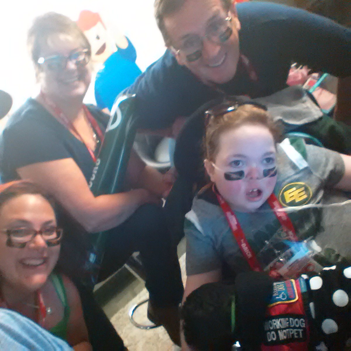 NotSoAvgJo's tweet photo. Thanks Nissan, The Brick and The Stollery for the wicked box seats! #DonorDifference #StolleryKids #Allheartesks https://t.co/UZAKv0SR9M