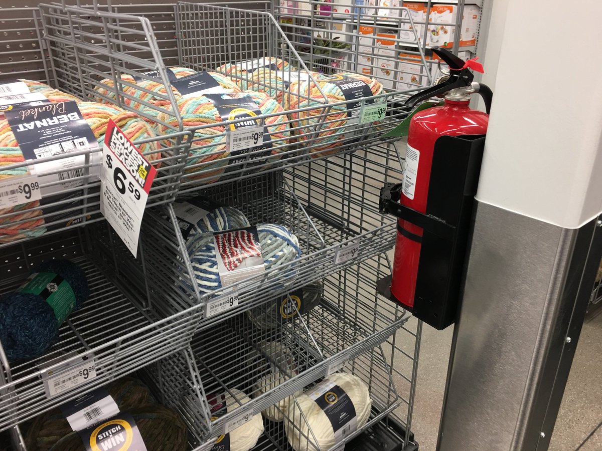 FullOfQuarks's tweet photo. This doesn’t seem safe… @MichaelsStores https://t.co/jhsnDIlfPo