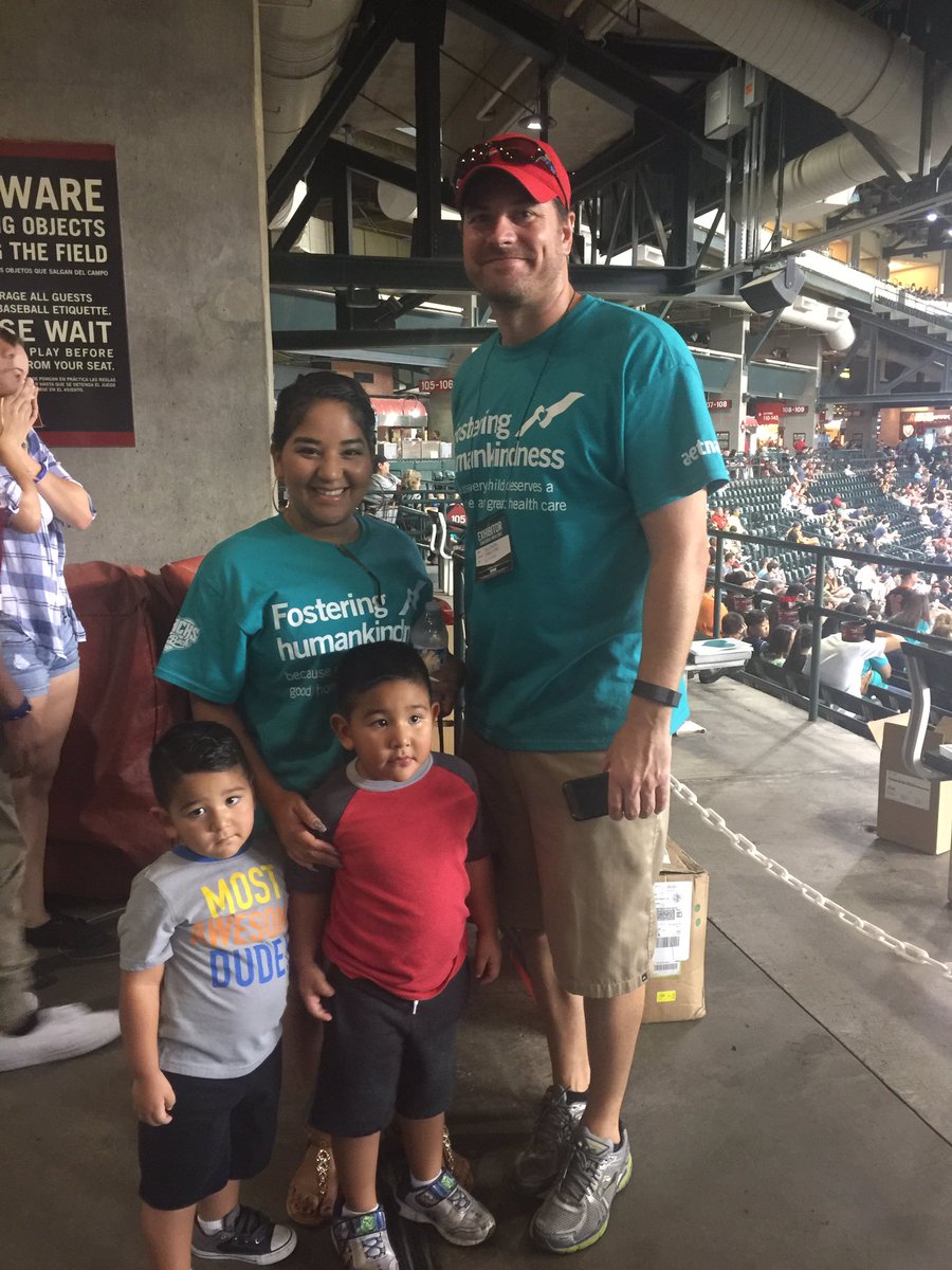 MAD_Blogger's tweet photo. Jim and Diamond, part of the @MercyMaricopa team @Chase Field fostering humankindness #azfieldofdreams #Dbackscare https://t.co/hL8EIBo97T