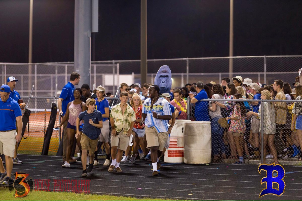 BerkeleyStags's tweet photo. @football_stag @BerkeleyHighSGA #ourstudentsectionrocks https://t.co/Tcl20BGmkE