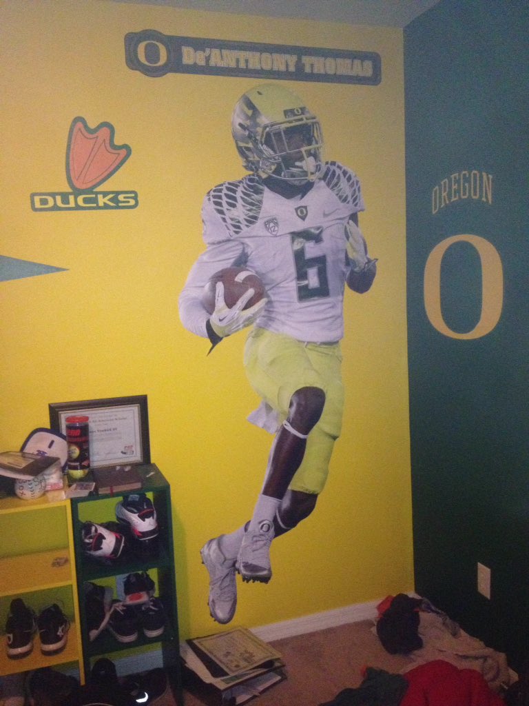Romanewkirk's tweet photo. @DATBLACKMOMBA13 I finally put you up I had this fathead sticker for two years and finally put it up. ‼️‼️ https://t.co/Gf2Pr400xJ