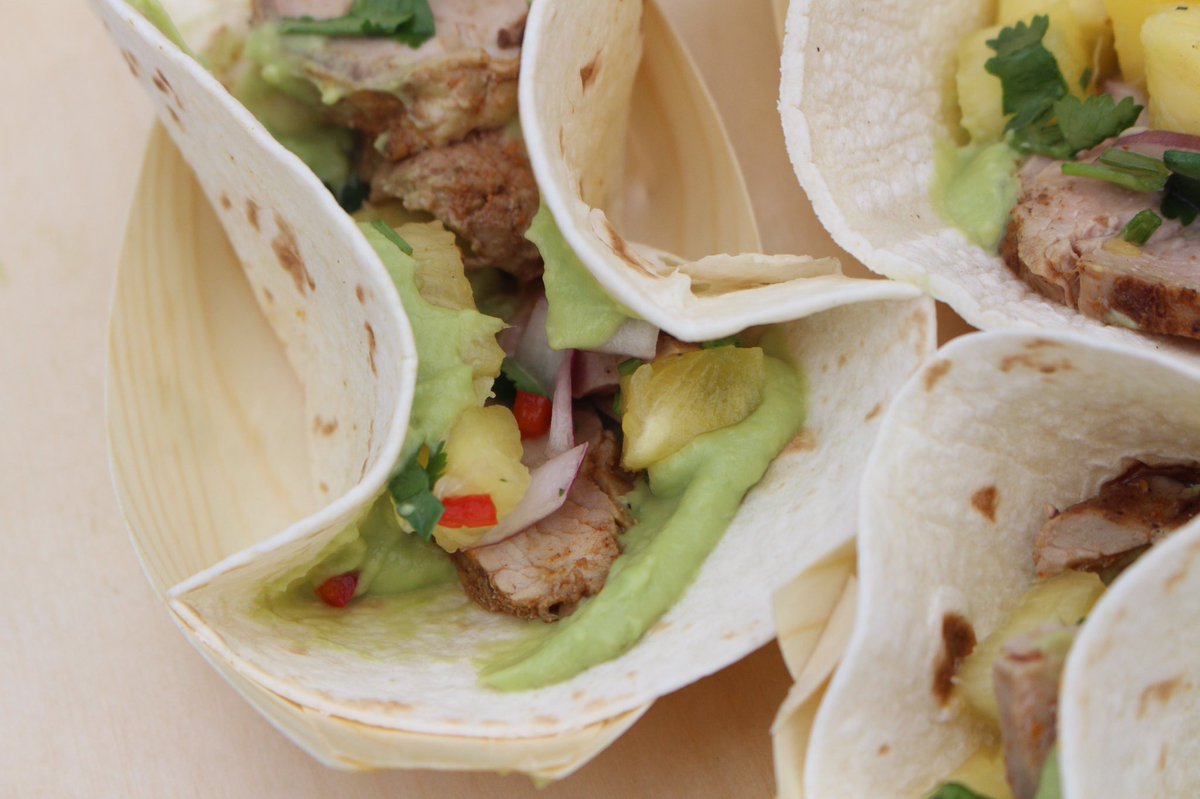 gourmetguerrila's tweet photo. #tacos #pork #getinmybelly #endlessaussiesummer #yum https://t.co/QvawfBJ5FQ