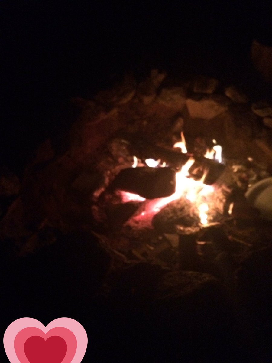 tjl86's tweet photo. Sittin alone.... https://t.co/oEj7Tzz9Xl