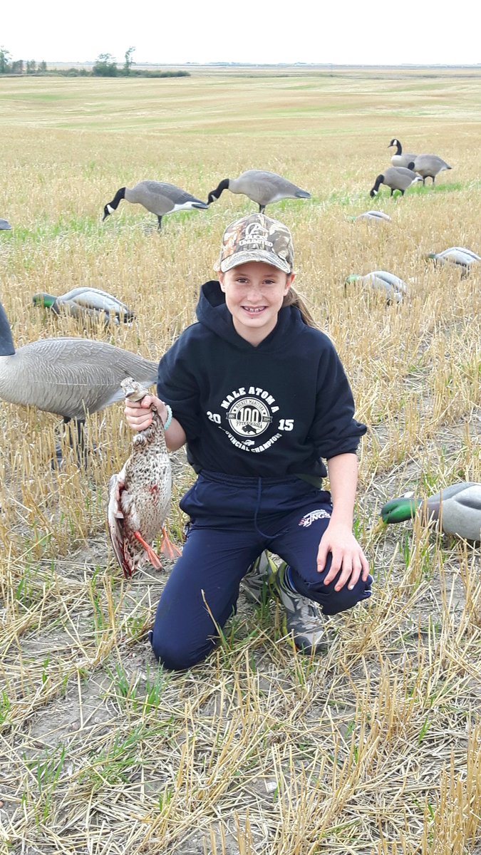 Tonyb4793's tweet photo. Pretty happy girl tonight #firstduck #waterfowl2016 #yep https://t.co/Pzddi3Sdy0