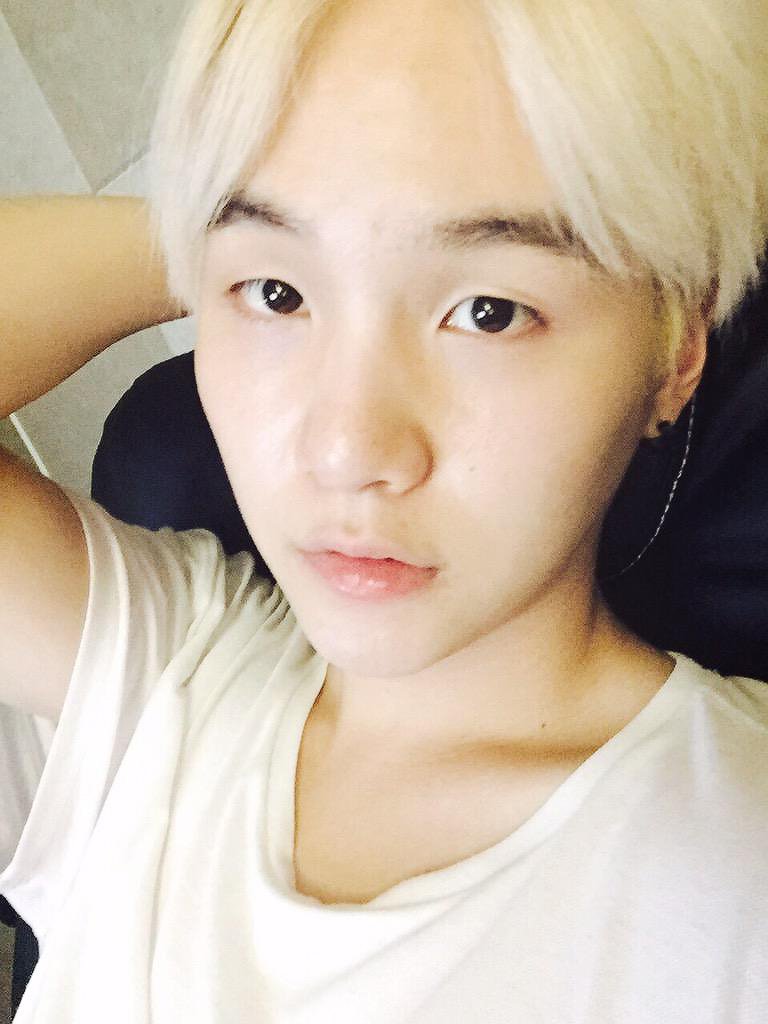 tailplugsbts's tweet photo. yoongi https://t.co/p37Z24PdUY