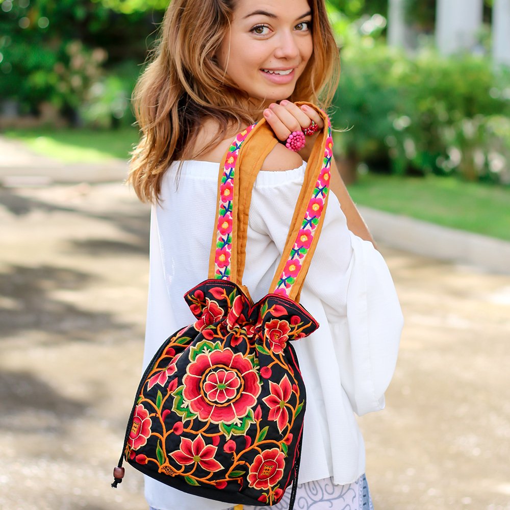 ethniclannathai's tweet photo. Creatively crafted to intensify your glow :) #handmadebag #handbagobsessed #bohogirl #bohostyle #gypsystyle # https://t.co/UKVfKKEpWV