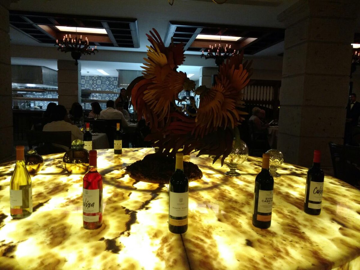 FoodandTravelMX's tweet photo. Ya estamos en la 2da cena del Festival Gourmet @BarceloMayaGR con el chef @Steynryan y la sommelier Maricela Piña https://t.co/7SyqoAZrL4