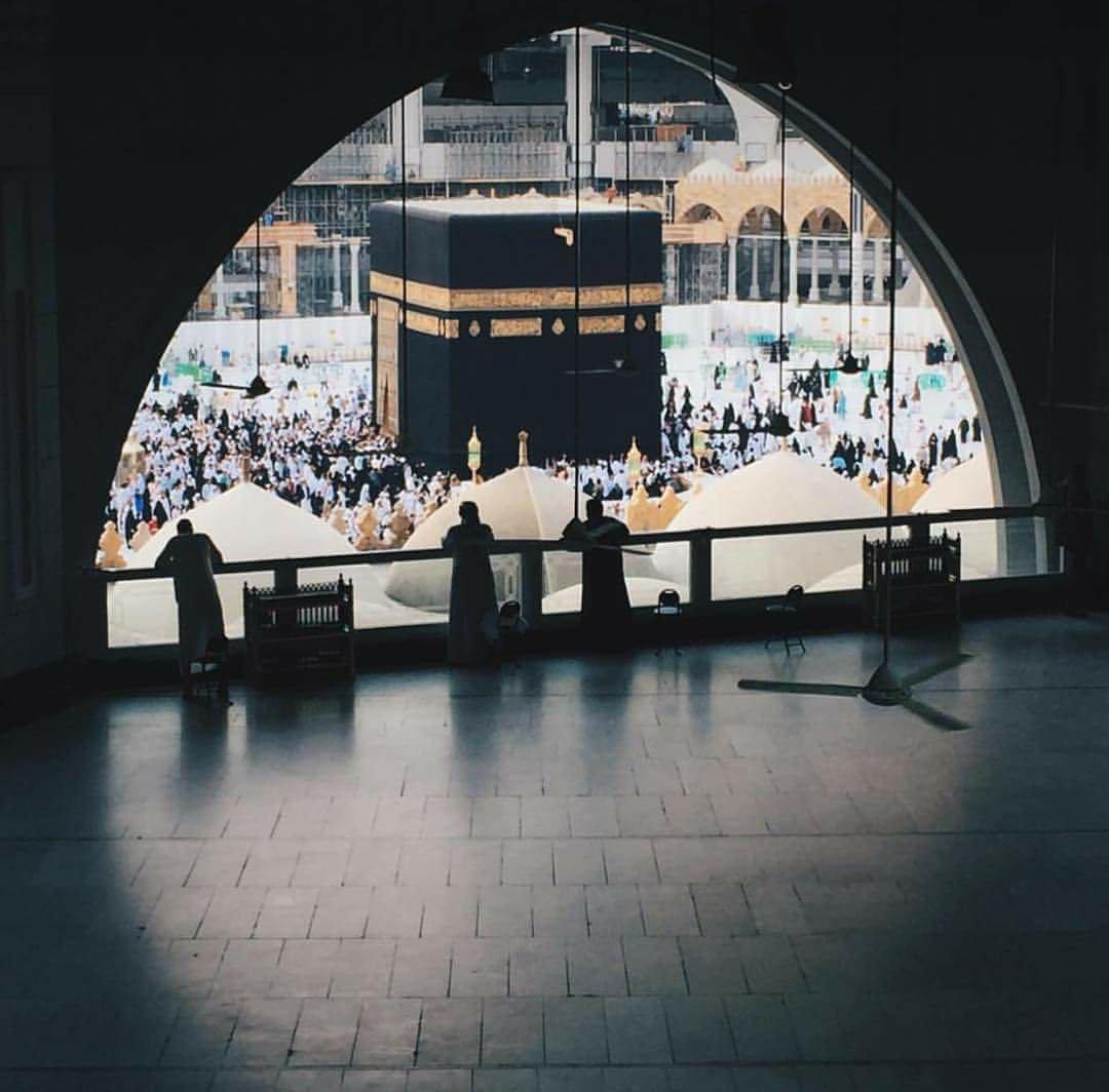 vil2x's tweet photo. لبيّك والثقلان والدُنيا تلبّي.
لبيّك ربُ العالمين وأنتَ يالله ربّي💛. https://t.co/ATlFN3hXy2