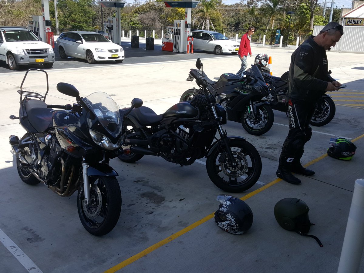 Chrispybacon600's tweet photo. @MF1828 @zedxten64 black bikes are best https://t.co/nuizO41nJA