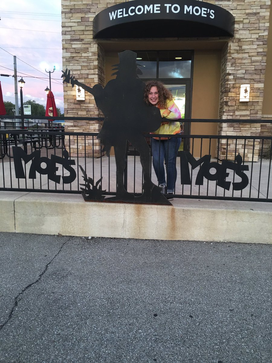 HatchettJo's tweet photo. I love our dates to Moe's 🌯🌯🌯 https://t.co/oU9aEFRbqX