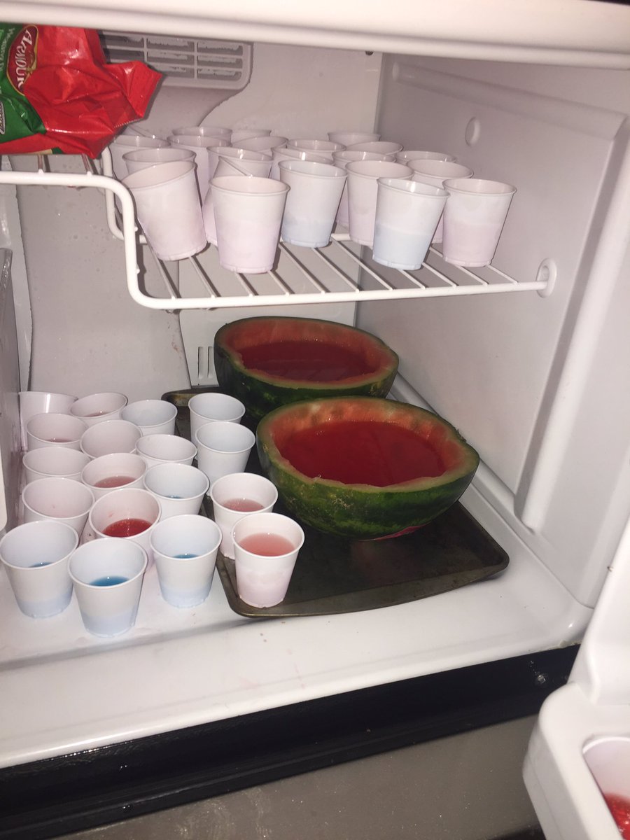 1PercyRobinson's tweet photo. #JelloShots ready #HouseParty #TheEdge329 #usa20 #usa19 #usa18 #EveryoneFreeOfCharge https://t.co/QXa6SEqqkX