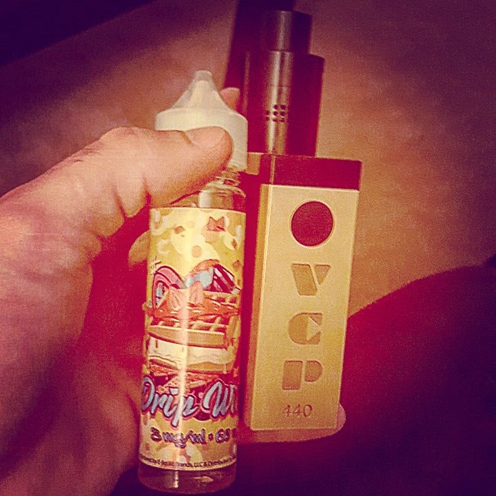 JustinHyatt4's tweet photo. #vape #bigpig #ribbonclaptons #flavorfordays #blowclouds #mechmod #vapelife #vapor #vapeon #vapetricks #handcheck https://t.co/N2n29Cp75N