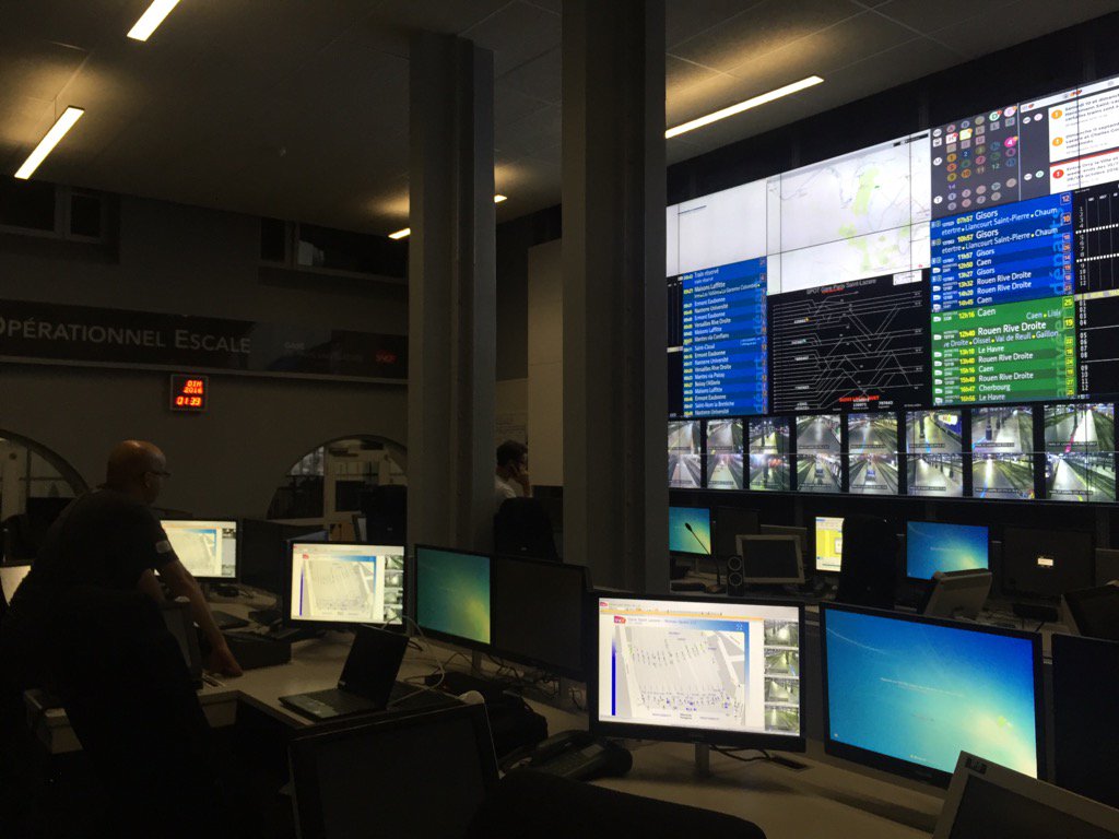 BenjaminHuteau's tweet photo. Ouverture réussie cette nuit du nouveau centre opérationnel de Saint-Lazare ! https://t.co/WUl4ZIrfNd
