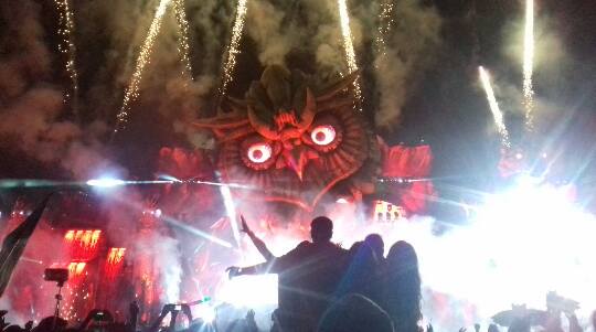 kxdxaxr's tweet photo. #EDCMX2016 https://t.co/HRFR4e43tC