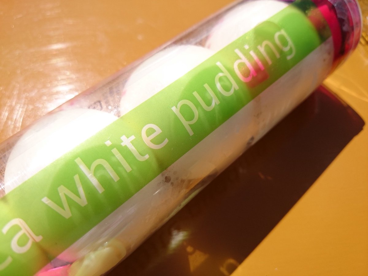hokkaido_w's tweet photo. #伊達  の #黄金豚  から濃厚チーズがあふれ出るソーセージ(350円)。 #Booca  の #白いプリン  (800円)。かぼちゃ丸ごと使った #新冠産坊ちゃんかぼちゃのグラタン  (800円)。 #はこだてグルメサーカス https://t.co/TyWb1LZkD7