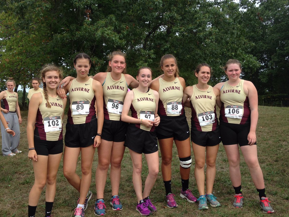 AlvirneXC's tweet photo. Alvirne Girls Cross Country take 2nd overall at Souhegan Relays &amp; JV places 6th overall! https://t.co/7q4Jz4DFYY