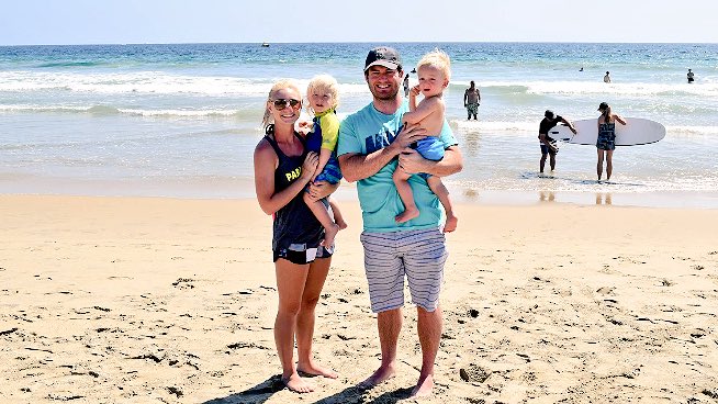 ashleybosserman's tweet photo. Loved getting to spend time at the beach with my favorite boys 😊💕 https://t.co/n72ATqC6Vy