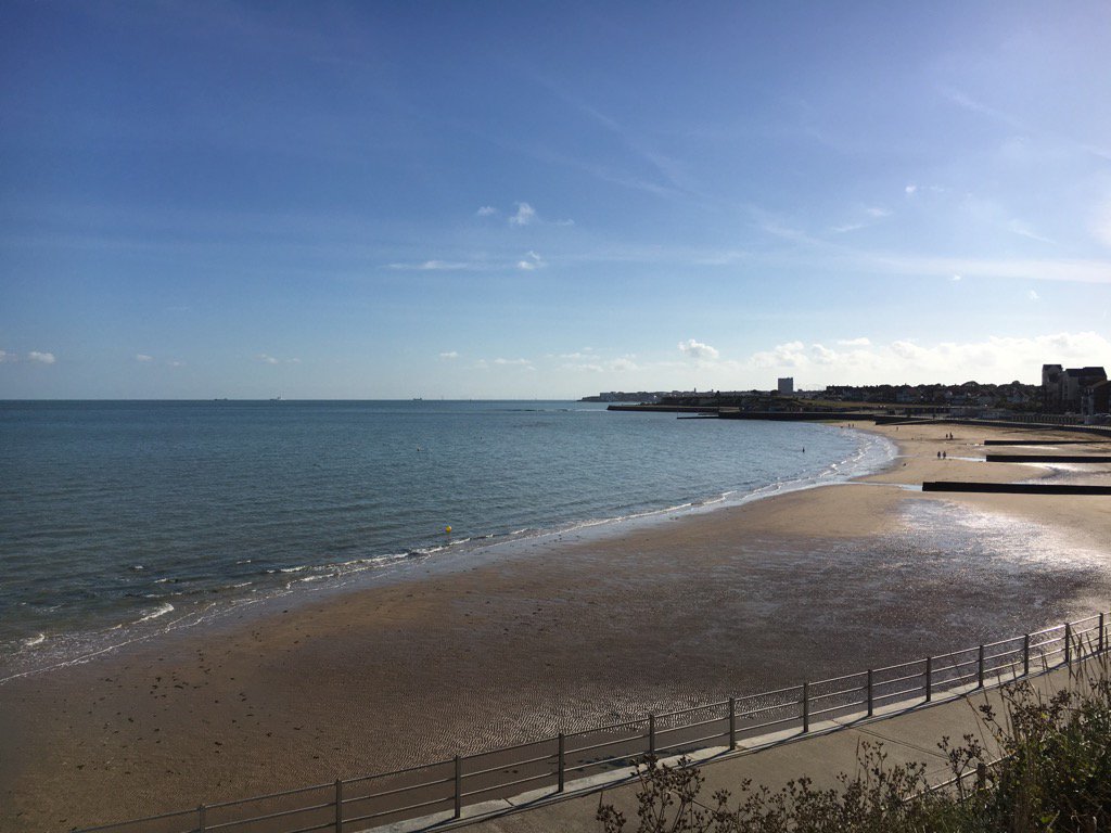 1984marieT's tweet photo. Beautiul,peaceful #westgate this morning #morningwalk #seaaide https://t.co/GEBW59H2UK