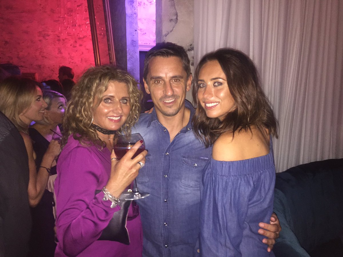 1ALfacee's tweet photo. @GNev2 what a guy! @MenagerieMCR https://t.co/P7OkkIPYej