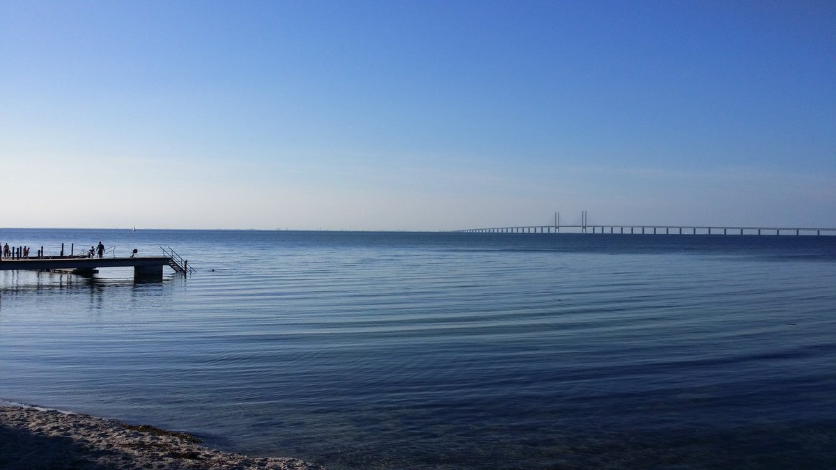 jiribr's tweet photo. A Sunday #mustsee in Denmark (13): view of #Øresund strait and #CPH from the Swedish side @Oeresundsbroen #Klagshamn https://t.co/Y1ijzFywCf