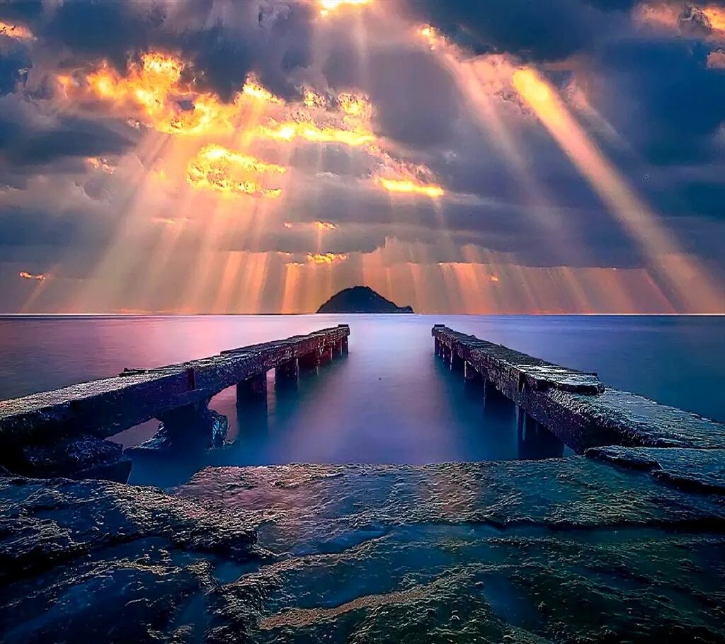 Sending you all peaceful thoughts and positive energy. Shine on⭐🌟